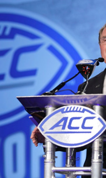 The Latest: UNC's Fedora to tone down sideline antics